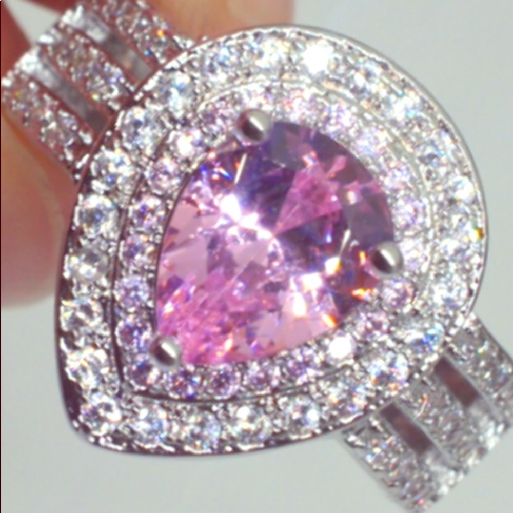 Beautiful pear shape Ring